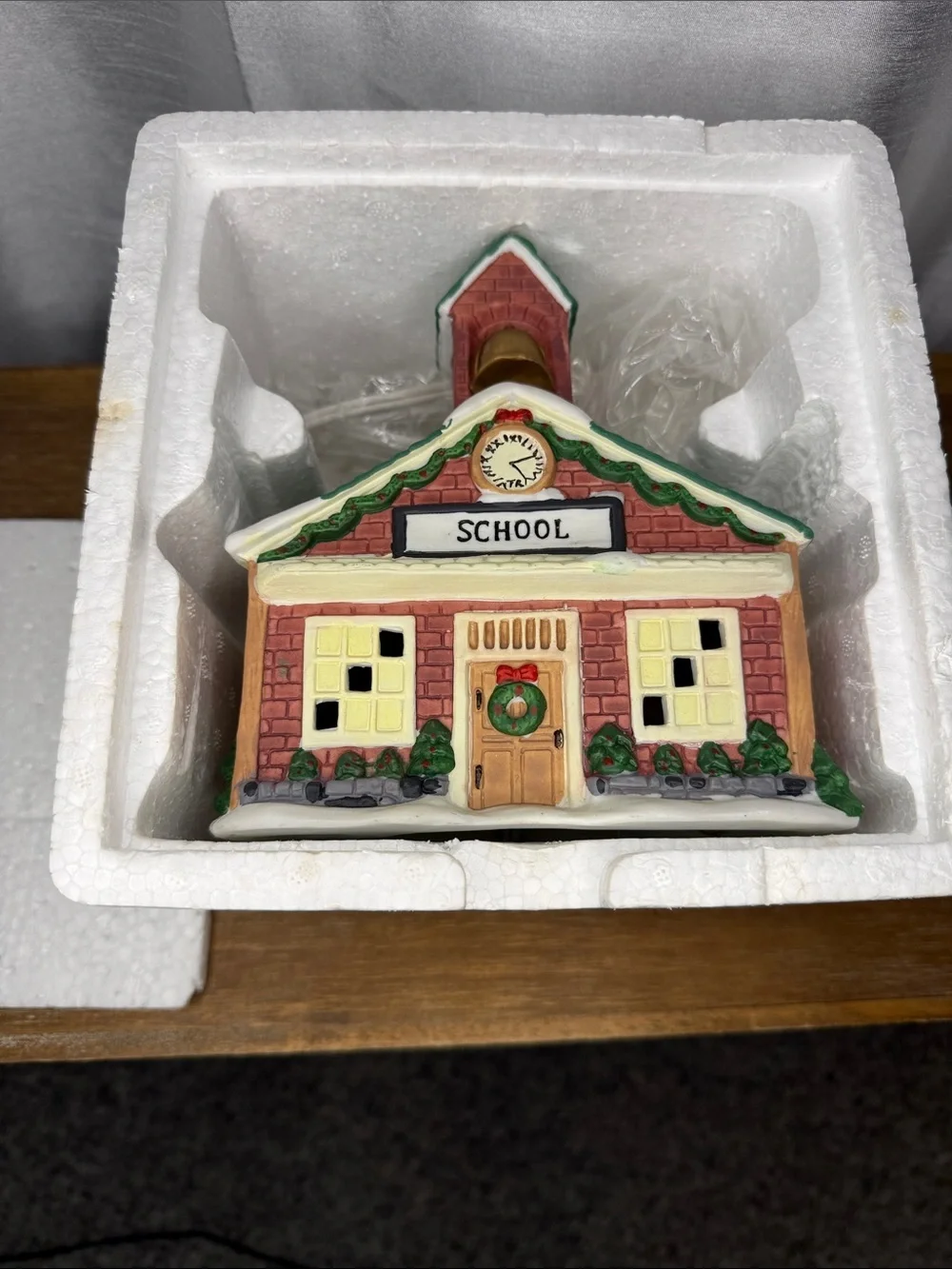 Dickens Keepsake Porcelain Lighted School House Holiday Christmas Collectible